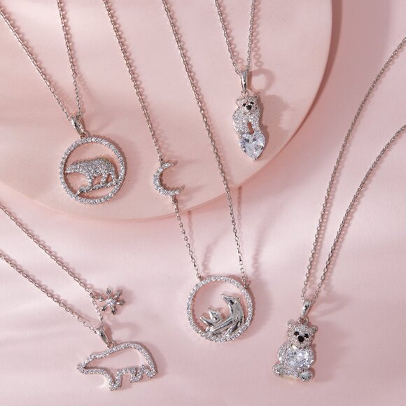 Polar Bear Necklace - Charmed Aroma Polar Bear Collection - Picture 2 of 3